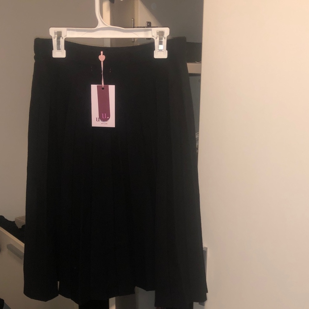 NWT Udel black knit pleated midi skirt